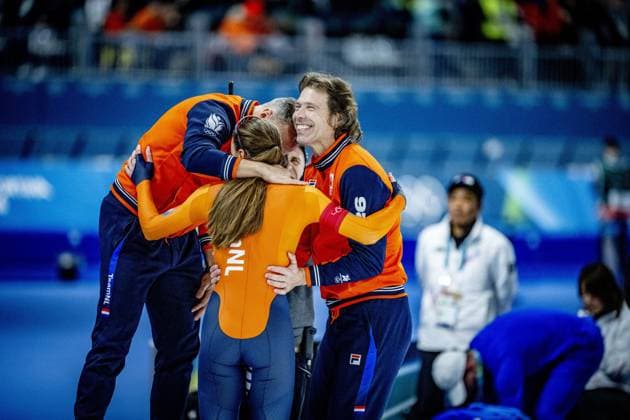 MILAN - Femke Kok became the first Dutch speed skater to win gold in the 500 meters at the Olympic Games, Olympische Spiele, Olympia, OS The 25-year-old Frisian won the shortest distance at the Milano Speed skating, Eisschnelllauf Stadium in an Olympic record time of 36.49. Jutta Leerdam, after winning gold in the 1000 meters, skated to silver in 37.15. ROBIN UTRECHT ANP netherlands out - belgium out xVIxxIVx 550803612 originalFilename: 550803612.jpg