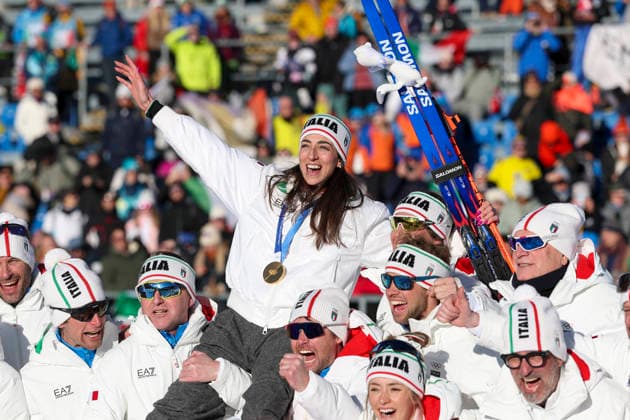 (260215) -- ANTERSELVA), Feb. 15, 2026 -- Gold medalist Lisa Vittozzi (above) of Italy celebrates after the awarding ceremony of the biathlon women s 10km pursuit at the 2026 Milan-Cortina Winter Olympics in Anterselva, Italy, Feb. 15, 2026. ) (MICO2026)ITALY-ANTERSELVA-OLYMPIC Winter games, Winterspiele,Spiele, Summer games BIATHLON-WOMEN S 10KM PURSUIT ZhangxTao 