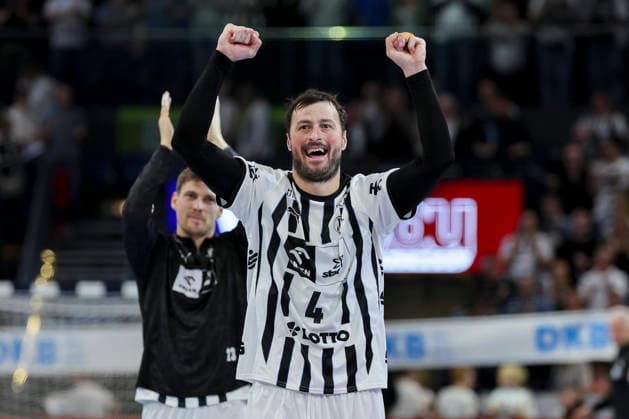 Domagoj Duvnjak THW Kiel cheers, DAIKIN Handball Bundesliga, THW Kiel v SC Magdeburg, Wunderino Arena on February 15, 2026 in Kiel, Germany Photo by Marco Steinbrenner DeFodi Images Domagoj Duvnjak THW Kiel cheers, DAIKIN Handball Bundesliga, THW Kiel v SC Magdeburg, Wunderino Arena, February 15, 2026 in Kiel, Germany Photo by Marco Steinbrenner DeFodi Images