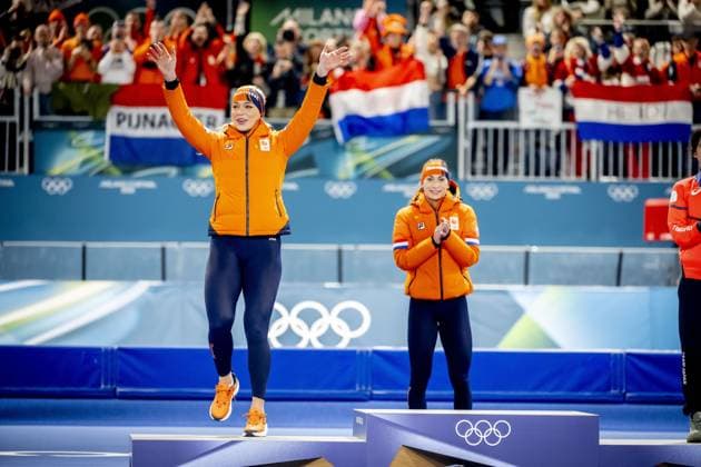 MILAN - Femke Kok became the first Dutch speed skater to win gold in the 500 meters at the Olympic Games, Olympische Spiele, Olympia, OS The 25-year-old Frisian won the shortest distance at the Milano Speed skating, Eisschnelllauf Stadium in an Olympic record time of 36.49. Jutta Leerdam, after winning gold in the 1000 meters, skated to silver in 37.15. ROBIN UTRECHT ANP netherlands out - belgium out xVIxxIVx 550804687 originalFilename: 550804687.jpg