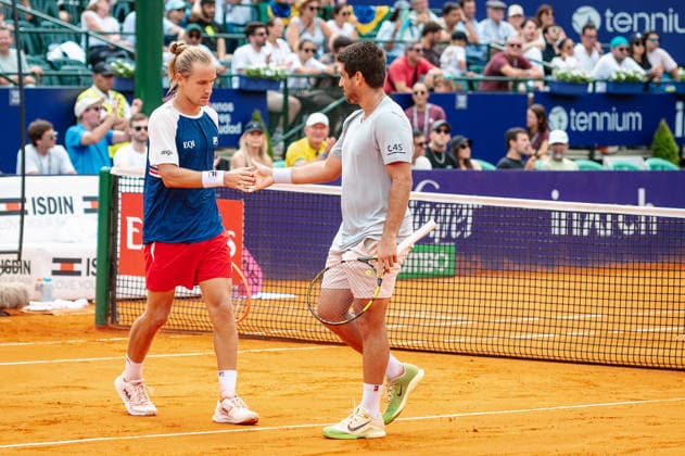 ATP, Tennis Herren Argentina Open 2026 BUENOS AIRES, AR - 15.02.2026: ATP ARGENTINA OPEN 2026 - Buenos Aires, Argentina. February 15, 2026. Rafael Matos (BRA) and Orlando Luz (BRA) celebrate their doubles title at the Argentina Open 2026. (Photo: Lucas Mangi Fotoarena) x2886546x  LucasxMangi