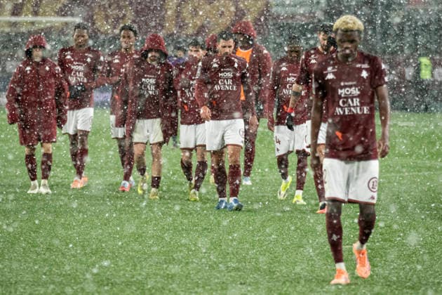 FOOTBALL : Metz fc vs Auxerre - ligue 1 - Metz - 15 2 26 DÃ ception des joueurs de l equipe de Metz apres leur dÃ faite  Copyright: xx