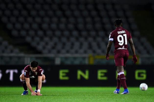 Torino FC v Bologna FC - Serie A Giovanni Simeone of Torino FC looks dejected next to Duvan Zapata of Torino FC during the Serie A football match between Torino FC and Bologna FC. Turin Italy Copyright: xNicolòxCampox