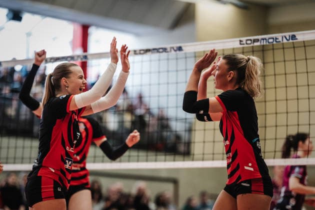 Volleyball Women Season 2025 2026 Volleyball Bundesliga ETV Hamburger Volksbank Volleys vs Schwarz Weiß Erfurt 15 02 2026 f l Zoe Konjer 8, ETV Hamburger Volksbank Volleys and Lina Köster 3, ETV Hamburger Volksbank Volleys Hamburg Sporthalle Hoheluft Hamburg Germany