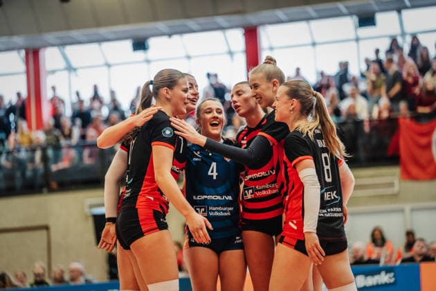 Volleyball Women Season 2025 2026 Volleyball Bundesliga ETV Hamburger Volksbank Volleys vs Schwarz Weiß Erfurt 15 02 2026 f l Svea Frobel 11, ETV Hamburger Volksbank Volleys , Leonie Körtzinger 7, ETV Hamburger Volksbank Volleys , Sarah Stiriz 4, ETV Hamburger Volksbank Volleys , Lina Köster 3, ETV Hamburger Volksbank Volleys , Anna Hartig 5, ETV Hamburger Volksbank Volleys , Zoe Konjer 8, ETV Hamburger Volksbank Volleys Hamburg Sporthalle Hoheluft Hamburg Germany