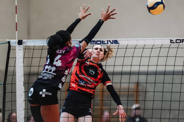 Volleyball Women Season 2025 2026 Volleyball Bundesliga ETV Hamburger Volksbank Volleys vs Schwarz Weiß Erfurt 15 02 2026 v l Alianza Darley 14, Schwarz Weiß Erfurt vs Alexa Sophie Thaden 15, ETV Hamburger Volksbank Volleys Hamburg Sporthalle Hoheluft Hamburg Germany