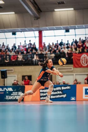 Volleyball Women Season 2025 2026 Volleyball Bundesliga ETV Hamburger Volksbank Volleys vs Schwarz Weiß Erfurt 15 02 2026 Sarah Stiriz 4, ETV Hamburger Volksbank Volleys Hamburg Sporthalle Hoheluft Hamburg Germany