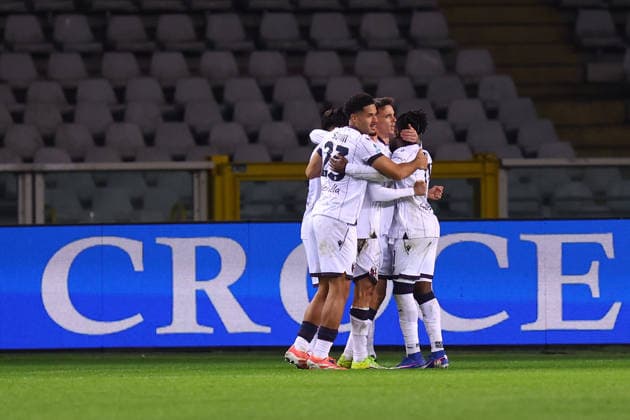 Santiago Castro (Bologna Fc) celebrates after scoring his team s second goal with team mates, Serie A, Torino FC v Bologna FC 1909 , Olimpico, February 15, 2026, Turin, Italy.