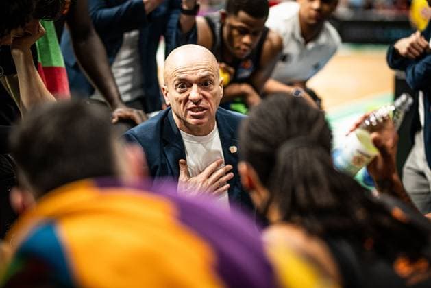 Rodrigo Pastore Headcoach Chemnitz 99ers , Vet Concept Gladiators Trier vs Chemnitz 99ers, Basketball, easyCredit BBL, Matchday 20, Season 2025 2026, 15 02 2026 Vet Concept Gladiators Trier vs Chemnitz 99ers, Basketball, easyCredit BBL, Matchday 20, Season 2025 2026, 15 02 2026 Copyright: xEibner-Pressefoto AlexanderxNeisx EP_ANS