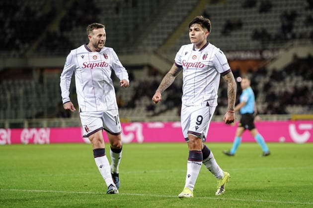 Bologna s Santiago Castro celebrates after scoring goal for his team the Serie A soccer match between Torino and Bologna at the Stadio Olimpico Grande Torino in Turin, north west Italy - Sunday, February 15, 2025. - Soccer .  Copyright: xMarcoxAlpozzi LaPressex