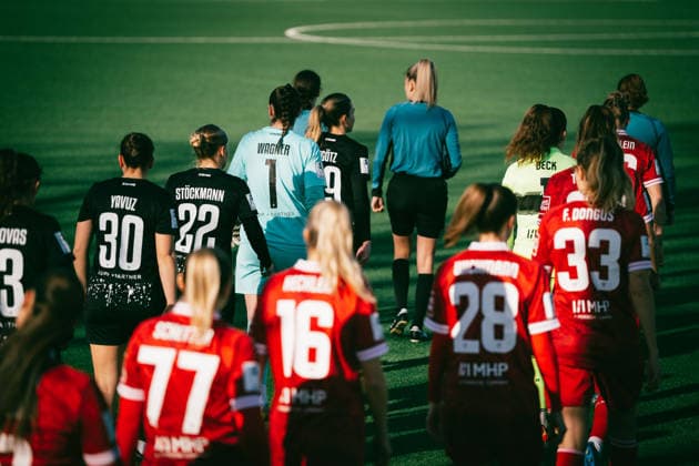 Run-in of the teams, FC Viktoria Berlin against VfB Stuttgart in the 2 Womens Bundesliga Run-in of the teams, FC Viktoria Berlin against VfB Stuttgart in the 2 Womens Bundesliga Berlin Copyright: xKaixHeuserxKaixHeuserx