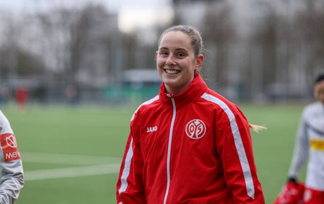 GER, Frankfurt, Eintracht Frankfurt II vs FSV Mainz 05, 2 Womens Bundesliga, Football, DFB, Season 2025 2026, Stadion am Brentanobad, 17 Matchday in picture Tamar Goren 1 FSV Mainz 05 Women 13 DFB DFL REGULATIONS PROHIBIT ANY USE OF PHOTOGRAPHS AS IMAGE SEQUENCES AND OR QUASI VIDEO, 15 02 2026 Copyright: HMBxMedia HendrikxHamelau