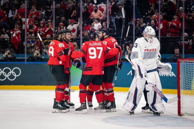 Goal celebration in action during the Menss Ice hockey, Eishockey group stage game between Canada and France at the Olympic Winter games, Winterspiele,Spiele, Summer games Milano Cortina 2026 at the Milano Santa Giulia Ice Hockey Arena, Milan, Italy, on February 15, 2026. im Gruppenspiel der Männer im Eishockey zwischen Kanada und Frankreich bei den Olympischen Winterspielen Milano Cortina 2026 in der Milano Santa Giulia Ice Hockey Arena, Mailand, Italien, am 15. Februar 2026. *** Goal celebration in action during the Mens ice hockey group stage game between Canada and France at the Olympic Winter Games Milano Cortina 2026 at the Milano Santa Giulia Ice Hockey Arena, Milan, Italy, on February 15, 2026 in the Mens ice hockey group stage game between Canada and France at the Olympic Winter Games Milano Cortina 2026 at the Milano Santa Giulia Ice Hockey Arena, Milan, Italy, on February 15, 2026 Copyright: HMBxMedia MarcxNiemeyer