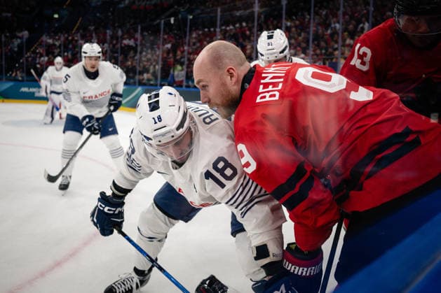 Sam Bennett (Canada, 9) in action during the Menss Ice hockey, Eishockey group stage game between Canada and France at the Olympic Winter games, Winterspiele,Spiele, Summer games Milano Cortina 2026 at the Milano Santa Giulia Ice Hockey Arena, Milan, Italy, on February 15, 2026. im Gruppenspiel der Männer im Eishockey zwischen Kanada und Frankreich bei den Olympischen Winterspielen Milano Cortina 2026 in der Milano Santa Giulia Ice Hockey Arena, Mailand, Italien, am 15. Februar 2026. *** Sam Bennett Canada, 9 in action during the Mens ice hockey group stage game between Canada and France at the Olympic Winter Games Milano Cortina 2026 at the Milano Santa Giulia Ice Hockey Arena, Milan, Italy, on February 15, 2026 in the Mens ice hockey group stage game between Canada and France at the Olympic Winter Games Milano Cortina 2026 at the Milano Santa Giulia Ice Hockey Arena, Milan, Italy, on February 15, 2026 Copyright: HMBxMedia MarcxNiemeyer