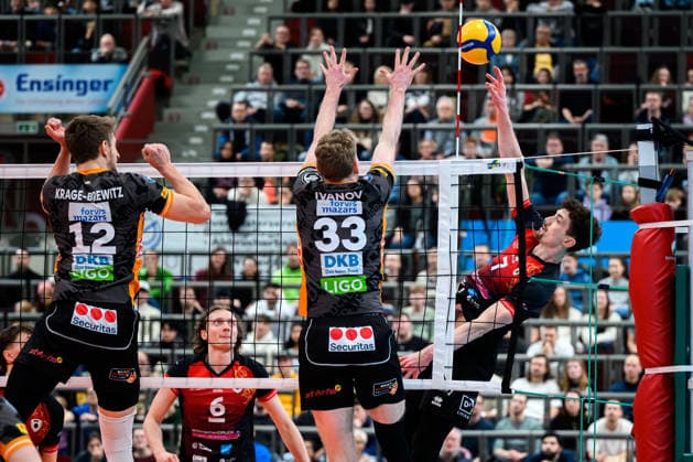 Ludwigsburg 1 BLM 25 26 MTV Ludwigsburg BERLIN RECYCLING Volleys f li Florian Krage Brewitz Berlin , Fedor Ivanov Berlin , Tim Koepfli Köpfli Ludwigsburg Ludwigsburg MHP Arena Baden Württemberg Germany