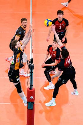Ludwigsburg 1 BLM 25 26 MTV Ludwigsburg BERLIN RECYCLING Volleys f li Florian Krage Brewitz Berlin , Fedor Ivanov Berlin , Tim Koepfli Köpfli Ludwigsburg Ludwigsburg MHP Arena Baden Württemberg Germany