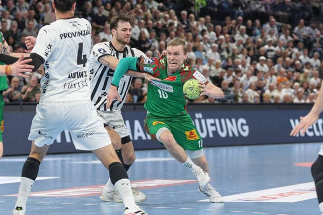 15 02 2026, xgox, Handball Daikin HBL THW Kiel SC Magdeburg emspor, v l Veron Nacinovic Kiel, 93 , Gisli Thorgeir Kristjansson Magdeburg, 10 duel, duel, fight, tackle Kiel