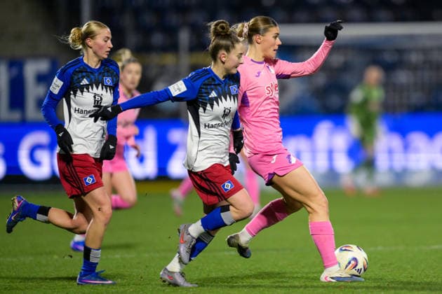Soccer, Google Pixel Womens Bundesliga, 20260215, TSG Hoffenheim Hamburger SV HSV Pictured from l Michela CROATTO HSV, 13 , Selina CERCI Hoffenheim, 29 Hoffenheim Dietmar Hopp Stadion Baden Württemberg Germany Copyright: Passion2Press MarkusxFischerx