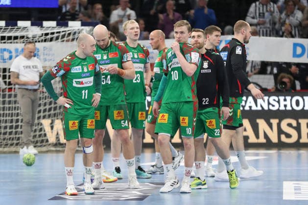 15 02 2026, xgox, Handball Daikin HBL THW Kiel SC Magdeburg emspor, v l Daniel Pettersson Magdeburg, 11 , Oscar Bergendahl Magdeburg, 54 , Gisli Thorgeir Kristjansson Magdeburg, 10 disappointed, looks disappointed, disappointed Kiel
