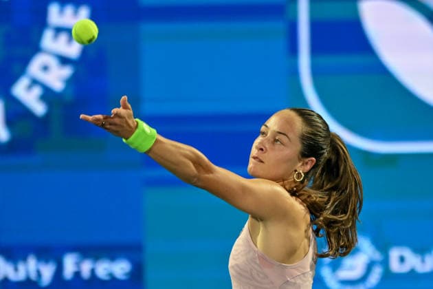 2026 Dubai Duty Free Tennis Championship DUBAI, UAE - FEBRUARY 15: Zeynep Sonmez of Turkiye competes against Sara Bejlek of Czech Republic during Dubai Duty Free Tennis Championship at Dubai Duty Tennis Stadium in Dubai, UAE on February 15, 2026. Waleed Zein Anadolu Dubai United Arab Emirates. Editorial use only. Please get in touch for any other usage.  Copyright: x2026xAnadoluxWaleedxZeinx