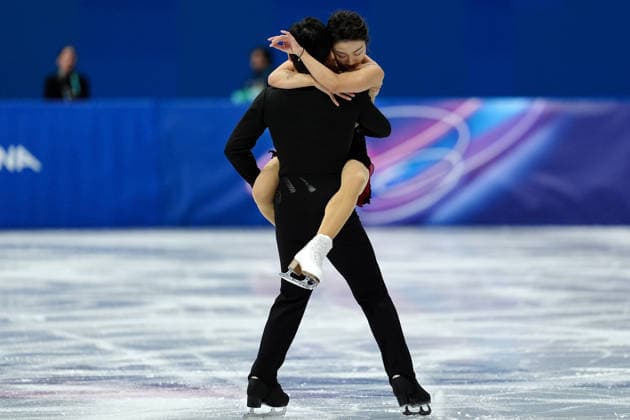SUI Wenjing HAN Cong competing for the Olympic Figure skating, Eiskunstlauf Pair Skating, Short Program for the Milano Cortina 2026 Winter Olympics, in Milan (Italy) February 15, 2026 (Photo Claudio Furlan LaPresse)  Copyright: xClaudioxFurlan LaPressex
