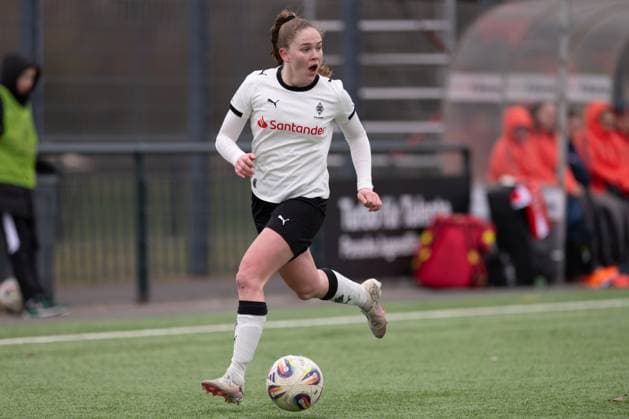 Suus van der Drift 21 Borussia Moenchengladbach on the ball, Borussia Moenchengladbach FC Bayern Muenchen II, Soccer, 2 Bundesliga Women, Matchday 17, 15 02 2026 Moenchengladbach Nordrhein Westfalen Germany Copyright: xkolbert-press MarkusxVerwimpx