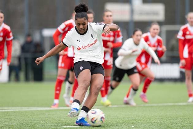 Lili Baidoe 3 Borussia Moenchengladbach on penalty kick, Borussia Moenchengladbach FC Bayern Muenchen II, Soccer, 2 Bundesliga Women, Matchday 17, 15 02 2026 Moenchengladbach Nordrhein Westfalen Germany Copyright: xkolbert-press MarkusxVerwimpx