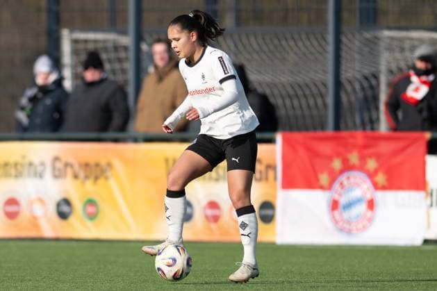 Elize Celissen 16 Jong Fortuna Sittard on the ball, Borussia Moenchengladbach FC Bayern Muenchen II, Soccer, 2 Bundesliga Women, Matchday 17, 15 02 2026 Moenchengladbach Nordrhein Westfalen Germany Copyright: xkolbert-press MarkusxVerwimpx