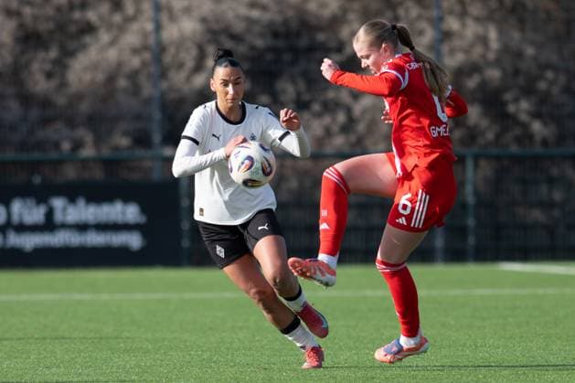 Marie Gmeineder 6 FC Bayern Muenchen vs Miray Cin 10 Borussia Moenchengladbach , Borussia Moenchengladbach FC Bayern Muenchen II, Soccer, 2 Bundesliga Women, Matchday 17, 15 02 2026 Moenchengladbach Nordrhein Westfalen Germany Copyright: xkolbert-press MarkusxVerwimpx