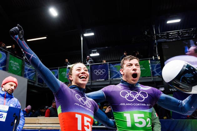 OLYMPICS - Winter Olympic Games, Olympische Spiele, Olympia, OS Milano Cortina 2026 CORTINA D AMPEZZO,ITALY,15.FEB.26 - OLYMPICS, SKELETON - Winter Olympic Games Milano Cortina 2026, mixed team. Image shows the rejoicing of Tabitha Stoeckert and Matt Weston (GBR).  GEPAxpictures xMaticxKlansek
