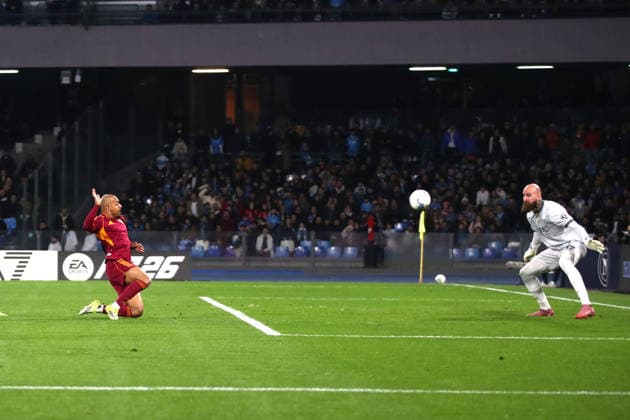 15.02.2026 Napoli vs Roma (Serie A) Calcio; 25Â° Giornata& xD;Nella foto: Malen gol& xD;(Foto Gino Mancini)  Copyright: xGinoxMancini IPAxSportx xipa-agency.netx xx IPA_71572128 IPA_Agency_IPA71572128
