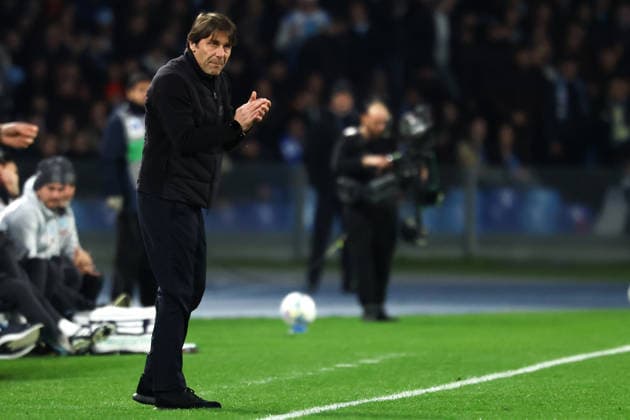 Antonio Conte, head coach of SSC Napoli claps during the Serie A 2025 2026 football match between SSC Napoli and AS Roma at Diego Armando Maradona stadium in Naples (Italy), February 15, 2026. cesarexpurini