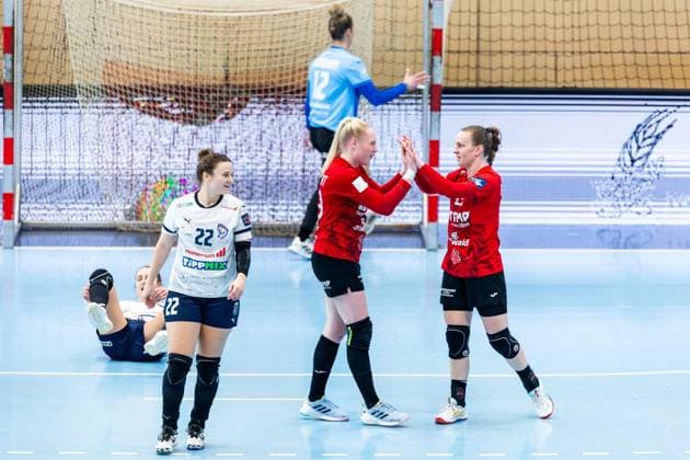 15 02 2026, GER, Handball, Women, Season 2025 2026, EHF European League , Group stage, Thueringer HC Motherson Mosonmagyarovari KC Johanna Reichert Thueringer HC,29 , Luca Farago Thueringer HC,19 99947 Bad Langensalza Salza Halle Sporthalle Mehrz Thüringen Germany