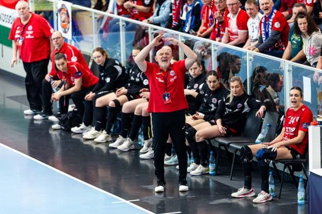 15 02 2026, GER, Handball, Women, Season 2025 2026, EHF European League , Group Phase, Thueringer HC Motherson Mosonmagyarovari KC Herbert Mueller Thueringer HC,Trainer 99947 Bad Langensalza Salza Halle Sporthalle Mehrz Thüringen Germany