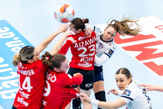 15 02 2026, GER, Handball, Women, Season 2025 2026, EHF European League , Group stage, Thueringer HC Motherson Mosonmagyarovari KC Eszter Toth Motherson Mosonmagyarovari KC 99947 Bad Langensalza Salza Halle Sporthalle Mehrz Thüringen Germany