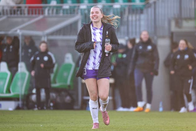 Wolfsburg, Germany 15 February 2026 1 Frauenbundesliga 2025 2026 VfL Wolfsburg vs SGS Essen In the picture Maike Berentzen SGS happy after the draw against Wolfsburg Copyright: HMBxMedia MadeleinexFantini