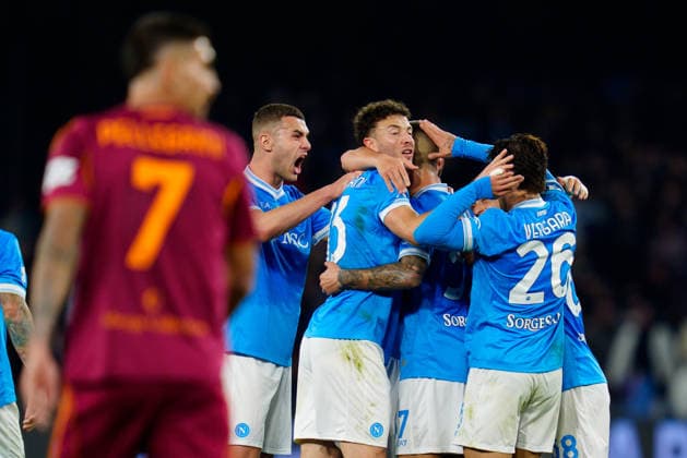 SSC Napoli v AS Roma - Serie A Enilive Leonardo Spinazzola of SSC Napoli celebrates after scoring first goal during the serie Serie A Enilive match between SSC Napoli and AS Roma at Stadio Diego Armando Maradona on February 15, 2026 in Naples, Italy Naples Stadio Diego Armando Maradona Naples Italy Copyright: xGiuseppexMaffiax 260215_SerieA_Napoli-Roma_GM_09243