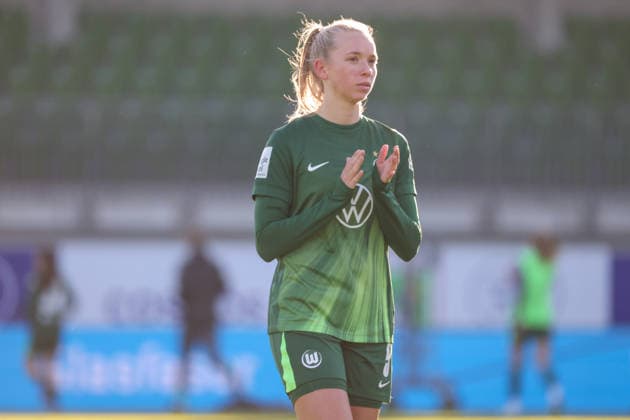 Wolfsburg, Germany 15 February 2026 1 Frauenbundesliga 2025 2026 VfL Wolfsburg vs SGS Essen In the picture Ella Peddemors VfL disappointed after the draw game against SGS Essen in the final round Copyright: HMBxMedia MadeleinexFantini