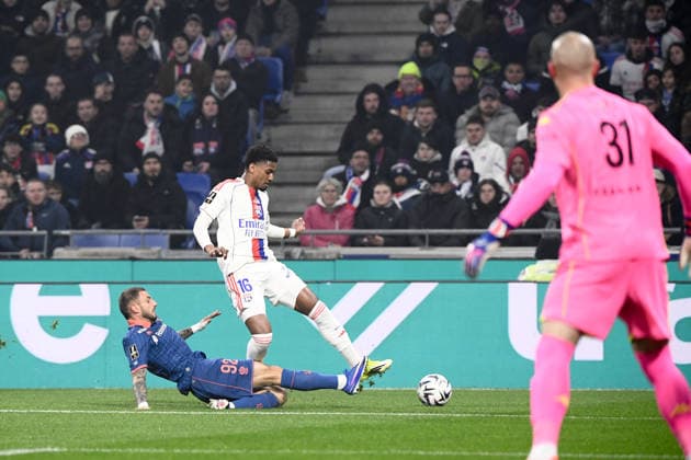 Olympique Lyonnais v OGC Nice - Ligue 1 McDonald s 2025 2026 92 Jonathan CLAUSS (ogcn) - 16 ABNER VINICIUS (ol) during the Ligue 1 McDonald s match between Lyon and Nice at Groupama Stadium on February 15, 2026 in Lyon, France. Lyon France  Copyright: xFEPx 776348288