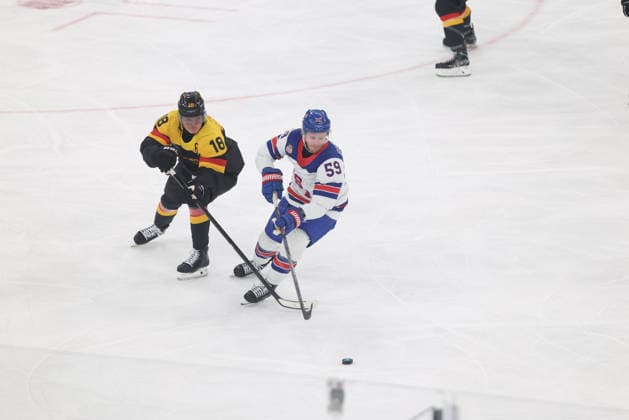 Ice hockey, Eishockey Men In Milan, Italy, on February 15, 2026, Tim Stutzle and Jake Guentzel participate in the Ice Hockey Men s game between the United States of America and Germany on day nine of the Milano Cortina 2026 Winter Olympic Games, Olympische Spiele, Olympia, OS at Milano Santa Giulia Ice Hockey Arena. Milano Italy  Copyright: xMattiaxMarteganix originalFilename:martegani-notitle260215_npYZP.jpg