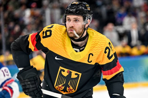 15 02 2026, Milano, Santa Giulia Ice hockey, Eishockey Arena, Winter Olympics: USA - Germany (Ice Hockey), Leon Draisaitl of Germany Milano Santa Giulia Ice Hockey Arena Lombardy Italy *** 15 02 2026, Milano, Santa Giulia Ice Hockey Arena, Winter Olympics USA Germany Ice Hockey , Leon Draisaitl of Germany Milano Santa Giulia Ice Hockey Arena Lombardy Italy Copyright: xJustPictures.ch AndreaxBrancax jp-en-AnBr-AB-AAB_646515022026
