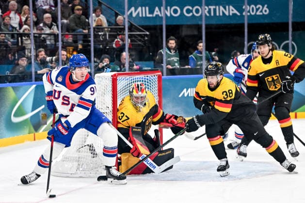 15 02 2026, Milano, Santa Giulia Ice hockey, Eishockey Arena, Winter Olympics: USA - Germany (Ice Hockey), Clayton Keller of United States against goalkeeper Maximilian Franzreb of Germany, Fabio Wagner of Germany Milano Santa Giulia Ice Hockey Arena Lombardy Italy *** 15 02 2026, Milano, Santa Giulia Ice Hockey Arena, Winter Olympics USA Germany Ice Hockey , Clayton Keller of United States against goalkeeper Maximilian Franzreb of Germany, Fabio Wagner of Germany Milano Santa Giulia Ice Hockey Arena Lombardy Italy Copyright: xJustPictures.ch AndreaxBrancax jp-en-AnBr-AB-AAB_653815022026
