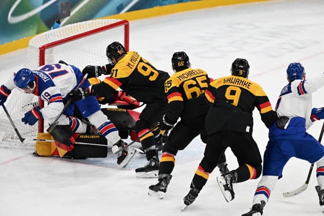 Winter Olympics - Germany v United States At Hockey Men s Team USA and Team Germany during the men s preliminary round Group C Ice hockey, Eishockey match between USA and Germany at the Milano Santagiulia Ice Hockey Arena during the Milano Cortina 2026 Winter Olympic Games, Olympische Spiele, Olympia, OS in Milan, Italy on February 15, 2026. Photo by JMP ABACAPRESS.COM Milan Italy  Copyright: xJMP ABACAx