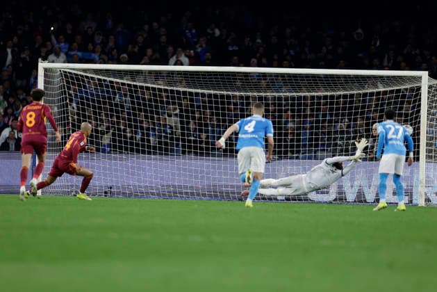 Italy: Serie a football match SSC Napoli vs AS Roma Roma™s Dutch midfielder Donyell Malen scores against napoli goal of 1-2 during the Serie A football match between SSC Napoli and AS Roma at the Diego Armando Maradona Stadium in Naples, February 15, 2026. _BPH5193 Copyright: xAntonioxBalascox