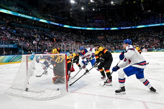 15 02 2026, Milano, Santa Giulia Ice hockey, Eishockey Arena, Winter Olympics: USA - Germany (Ice Hockey), Auston Matthews of United States scores a goal against goalkeeper Maximilian Franzreb of Germany with the help of Tage Thompson of United States and Jack Eichel of United States Milano Santa Giulia Ice Hockey Arena Lombardy Italy *** 15 02 2026, Milano, Santa Giulia Ice Hockey Arena, Winter Olympics USA Germany Ice Hockey , Auston Matthews of United States scores a goal against goalkeeper Maximilian Franzreb of Germany with the help of Tage Thompson of United States and Jack Eichel of United States Milano Santa Giulia Ice Hockey Arena Lombardy Italy Copyright: xJustPictures.ch AndreaxBrancax jp-en-AnBr-AB-DSC_669215022026