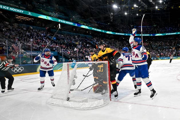 15 02 2026, Milano, Santa Giulia Ice hockey, Eishockey Arena, Winter Olympics: USA - Germany (Ice Hockey), Auston Matthews of United States celebrate his goal with Jack Eichel of United States (R) Milano Santa Giulia Ice Hockey Arena Lombardy Italy *** 15 02 2026, Milano, Santa Giulia Ice Hockey Arena, Winter Olympics USA Germany Ice Hockey , Auston Matthews of United States celebrate his goal with Jack Eichel of United States R Milano Santa Giulia Ice Hockey Arena Lombardy Italy Copyright: xJustPictures.ch AndreaxBrancax jp-en-AnBr-AB-DSC_670915022026