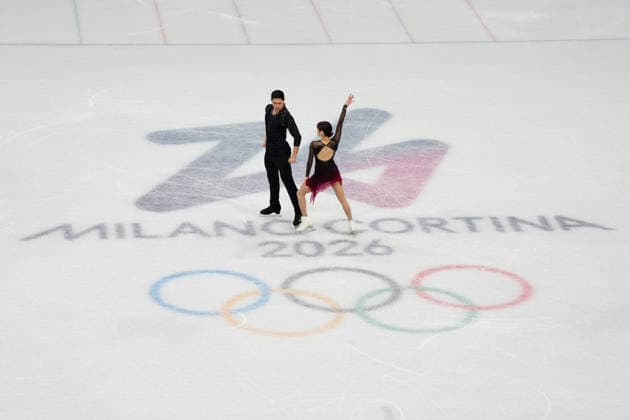 CHAN Emily HOWE Spencer Akira competing for the Olympic Figure skating, Eiskunstlauf Pair Skating, Short Program for the Milano Cortina 2026 Winter Olympics, in Milan (Italy) February 15, 2026 (Photo Claudio Furlan LaPresse)  Copyright: xClaudioxFurlan LaPressex