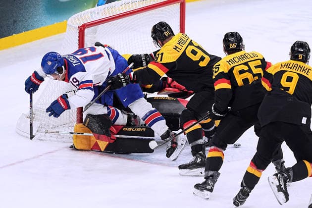FRANZREB Maximilian Torwart Team GER Eishockey Vorrunde Spiel USA - Deutschland Olympics - Olympische Winterspiele 2026 Mailand - Cortina 06 - 22 Februar 2026 in Italien am 15.02.2026 in Mailand *** FRANZREB Maximilian Goalkeeper Team GER Ice Hockey Preliminary Round Match USA Germany Olympics Olympic Winter Games 2026 Milan Cortina 06 February 22, 2026 in Italy on February 15, 2026 in Milan Copyright: xx
