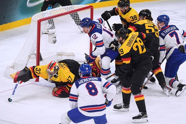 FRANZREB Maximilian Torwart Team GER Eishockey Vorrunde Spiel USA - Deutschland Olympics - Olympische Winterspiele 2026 Mailand - Cortina 06 - 22 Februar 2026 in Italien am 15.02.2026 in Mailand *** FRANZREB Maximilian Goalkeeper Team GER Ice Hockey Preliminary Round Match USA Germany Olympics Olympic Winter Games 2026 Milan Cortina 06 February 22, 2026 in Italy on February 15, 2026 in Milan Copyright: xx