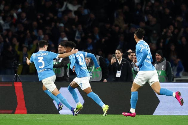 Alisson Santos of SSC Napoli (c) celebrates with team mates after scoring the goal of 2-2 during the Serie A 2025 2026 football match between SSC Napoli and AS Roma at Diego Armando Maradona stadium in Naples (Italy), February 15, 2026. cesarexpurini